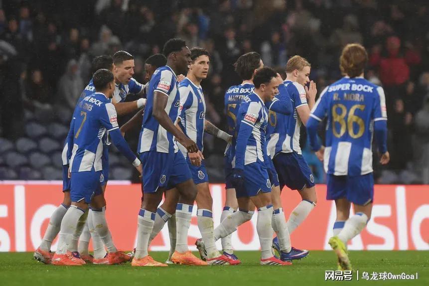 最新结果-强得可怕！夺冠热门踢疯了，狂揽11连胜+赛季不败，高居榜首